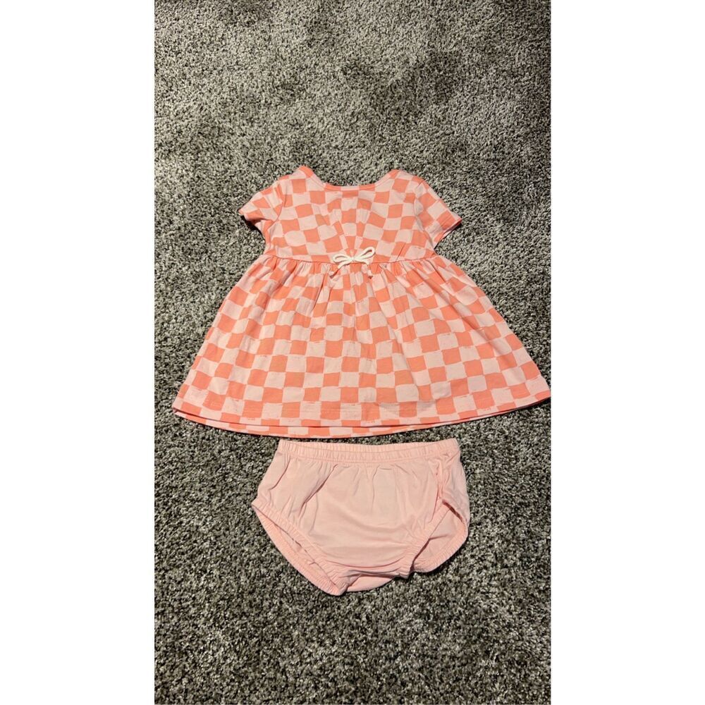 Carter’s baby outfit size 6mos C17-23
